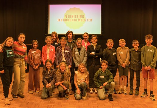 Deelnemers verkiezing en burgemeester Schuitmaker