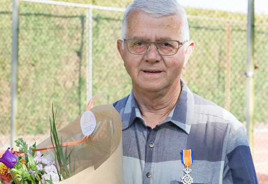 Jan Graafmans met zijn lintje