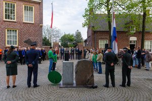 Afbeelding met buitenshuis, kleding, person, persoon
